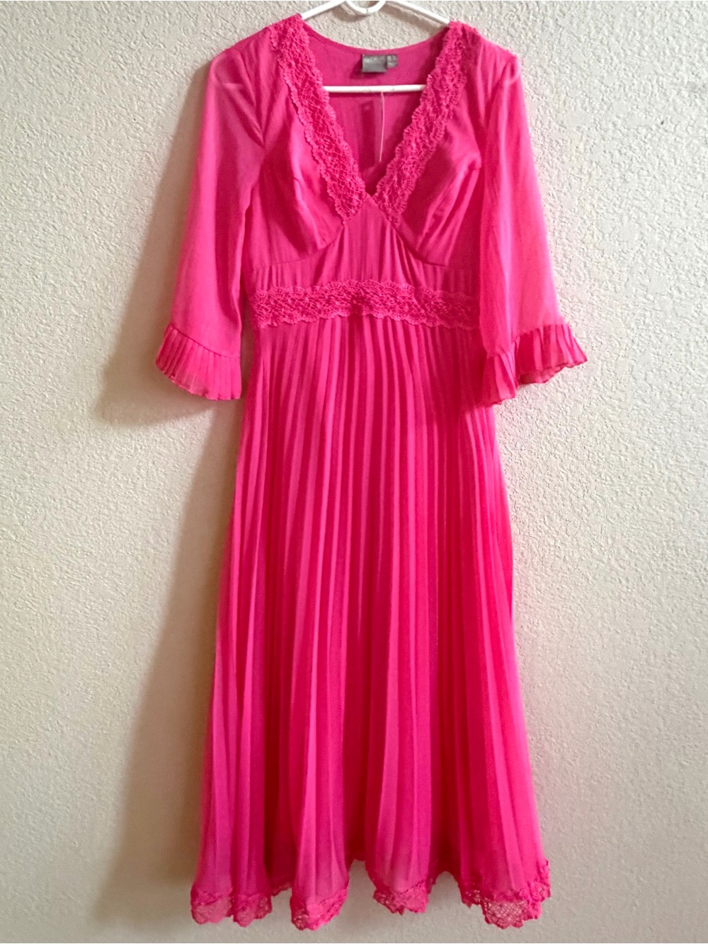 ASOS Women’s size‎ 6 Pink Pleated Midi Dress Lace Inserts Vneck Retro Feminine